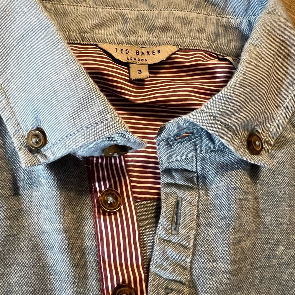 Ted Baker Size 3 (US M/S) Blue Chambray Shirt with Burgundy Striped Placket